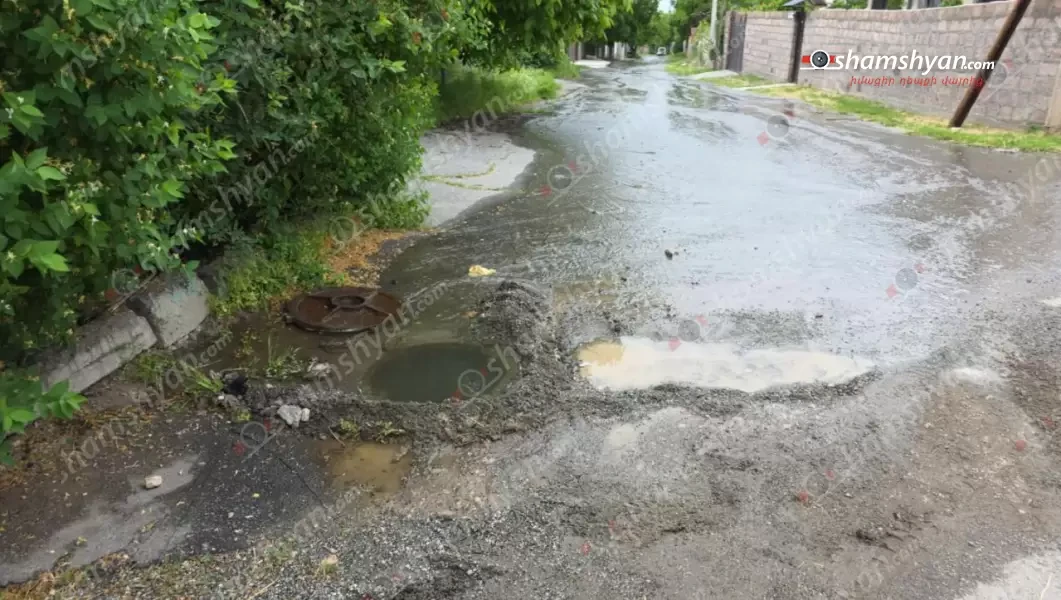 В районе Нубарашен Еревана сточные воды затапливают дома и подвалы людей