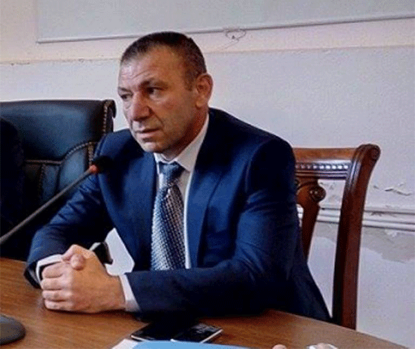«Իրավունք». Իրականում ում համար է «վիզ դրել» «ստավկաների» սիրահար նախկին համայնքապետը