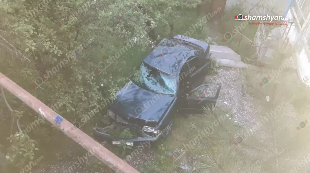 Нетрезвый и лишенный права управления водитель попал в ДТП: он - один из обращающихся к Пашиняну