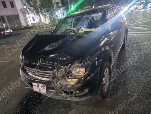 Գայի պողոտայում բախվել են «Toyota Camry»-ն և «Mitsubishi Airtrek»-ը․ 2 վիրավորները անչափահասներ են