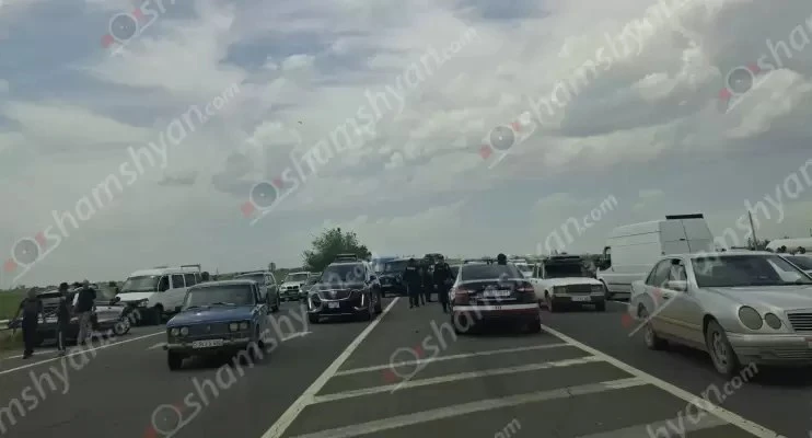Արմավիրի մարզում գյուղացիները փակել էին Երևան–Արմավիր ավտոճանապարհը․ պատճառը՝ լոլիկի արտահանման խնդիրներն են