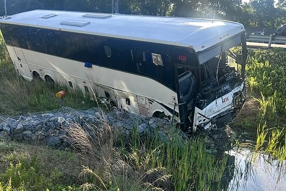 В Вирджинии автобус протаранил несколько автомобилей: погибли 5 человек, есть раненые