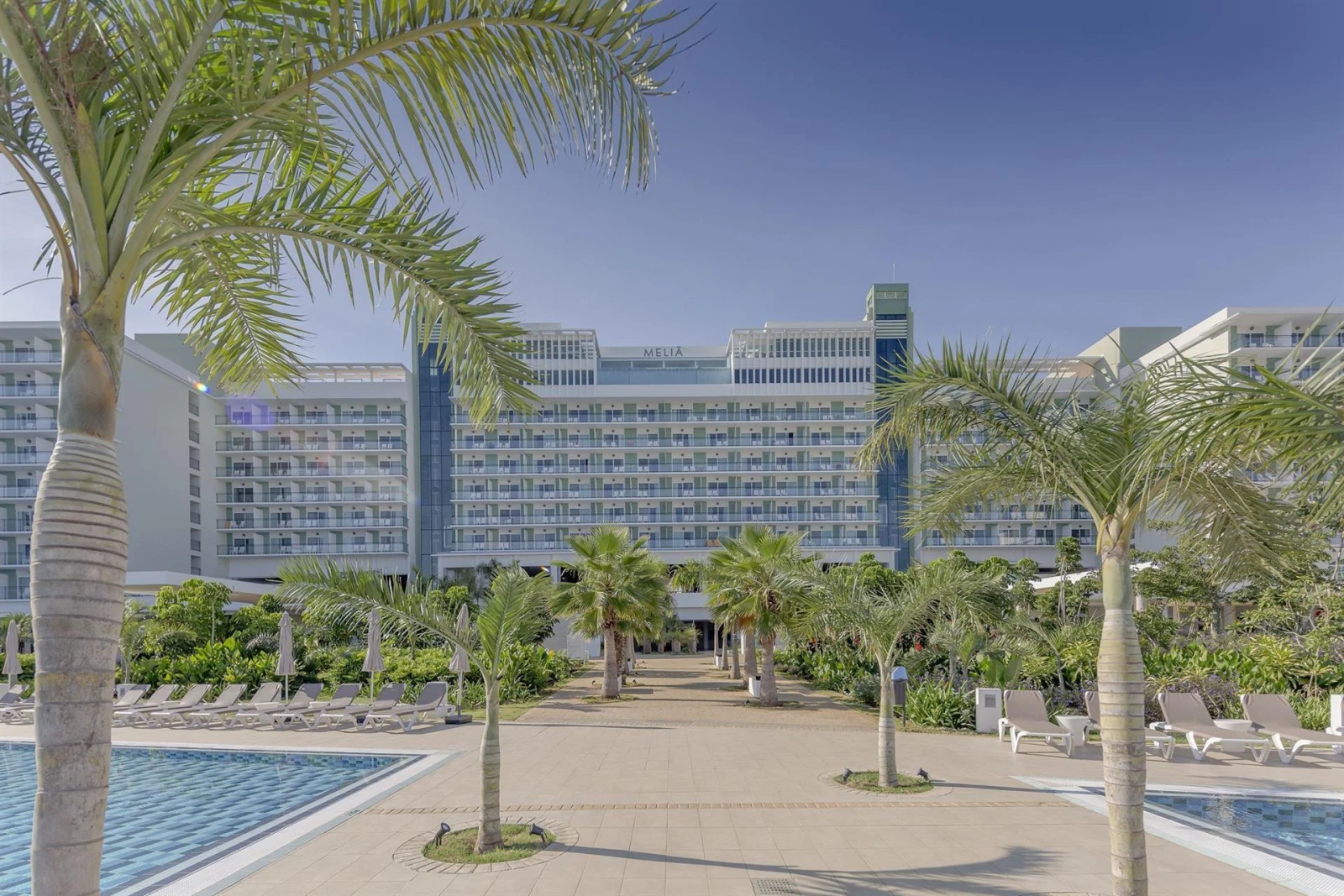 Испанская гостиничная группа Melia уходит из Кубы, закрывая управление 15 отелями