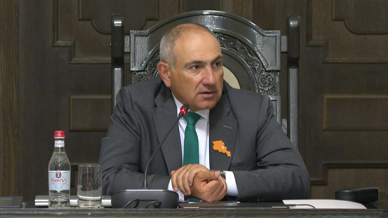 Մենք ասում ենք՝ շնորհակալություն, որ քուչեքում պպզելու փոխարեն գնացել կրթություն ես ստացել. Փաշինյան