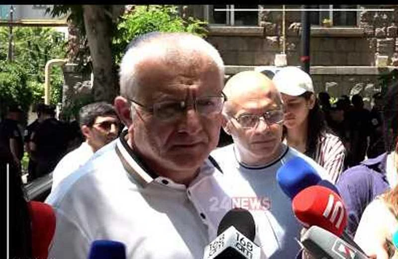 ԲՀԿ–ն պահանջում է վերաքվեարկություն երկու տեղամասերում. փորձում են հանդիպել ԿԸՀ նախագահի հետ