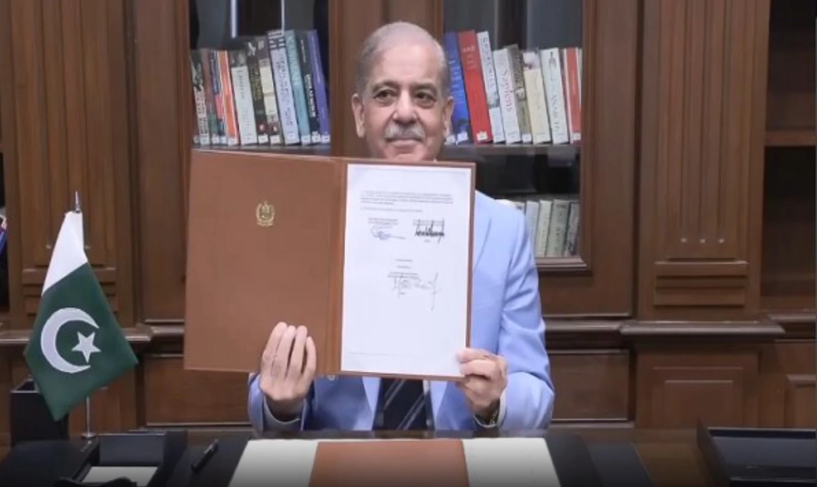 Պակիստանի վարչապետը՝ որպես միջնորդ, ստորագրել է Իրանի և ԱՄՆ-ի միջև հուշագիրը
