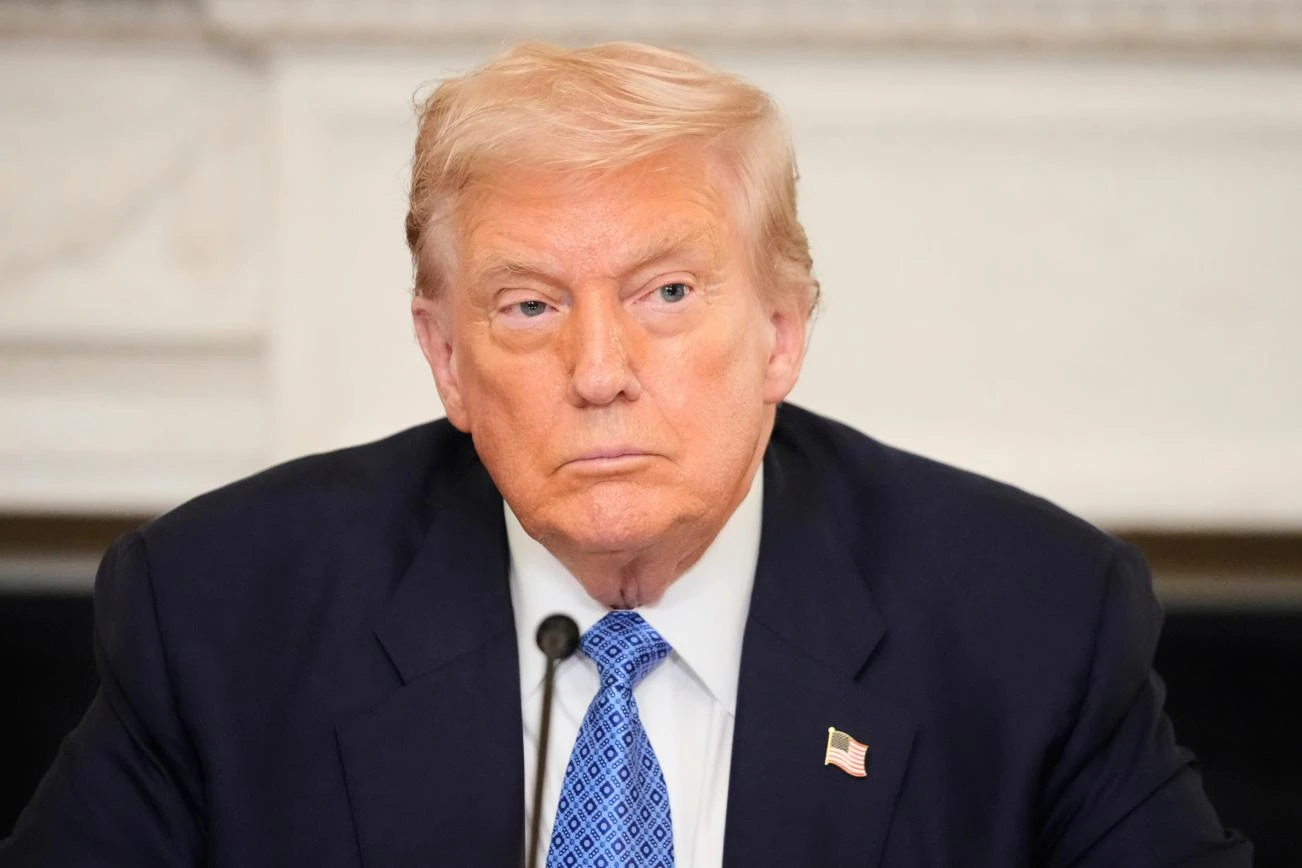 Трамп проведет закрытый брифинг с разведкой