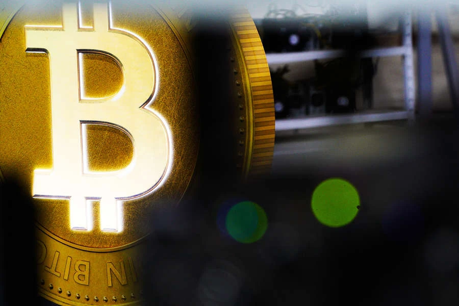 Стоимость биткоина упала ниже $63 тысяч