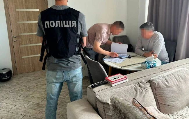 Экс-министра культуры Украины заподозрили в содействии незаконному выезду мужчин призывного возраста
