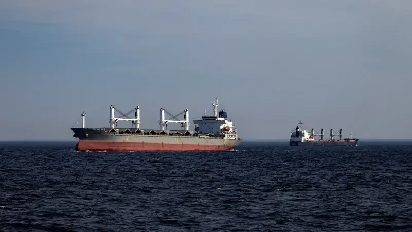 Bloomberg: Турция ограничивает проход коммерческих судов в Черное море на фоне участившихся атак России и Украины
