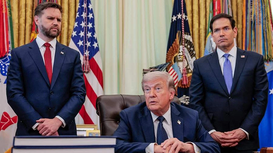 The Atlantic: Трамп пытается вывести конфликт с Ираном из центра внимания, сменив военное давление на экономическое