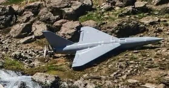 Shafaq News: В Иракском Курдистане туристы наткнулись на иранский беспилотник Arash-2