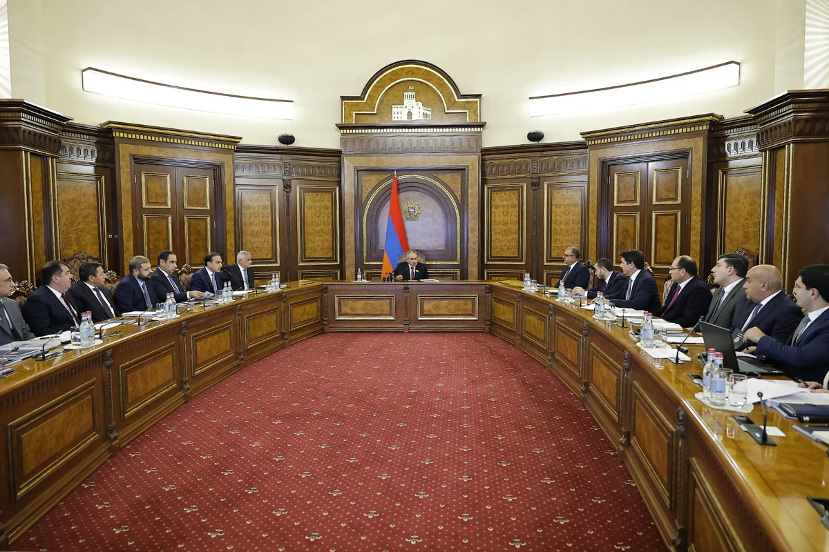 Փաշինյանի մոտ քննարկվել են մետրոյի «Աջափնյակ» կայարանի, Կապսի ջրամբարի կառուցման հարցերը