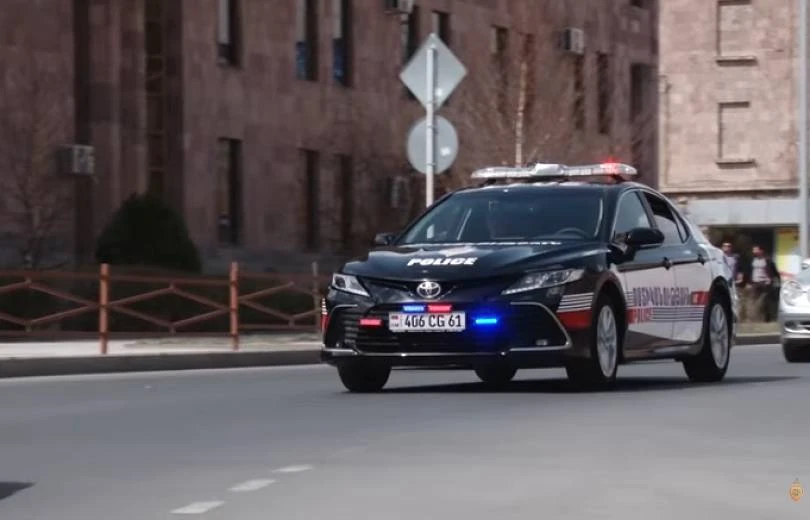 Խուլիգանության դեպք՝ Երևանում․ ՌԴ 35-ամյա քաղաքացին միզել է Պարեկային ծառայության ավտոմեքենայի վրա