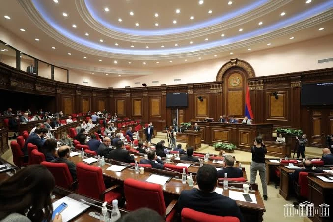 «Իրավունք». Ինչ է սպասվում ընդդիմությանը. Սկսել են մութ պատմությունների «չիստկա» իրականացնել