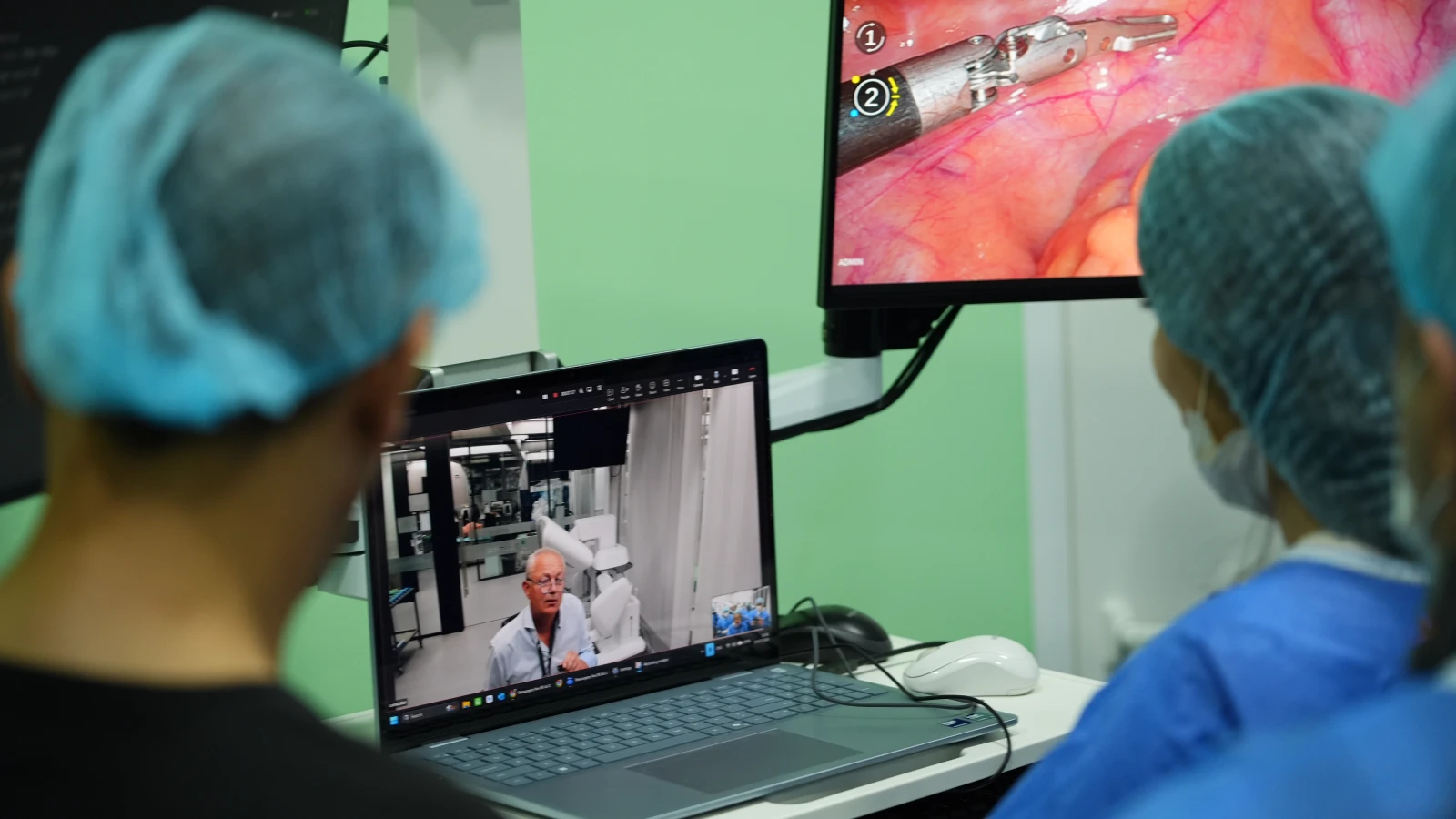 Armenia performs first robotic remote surgery at Slavmed Medical Center