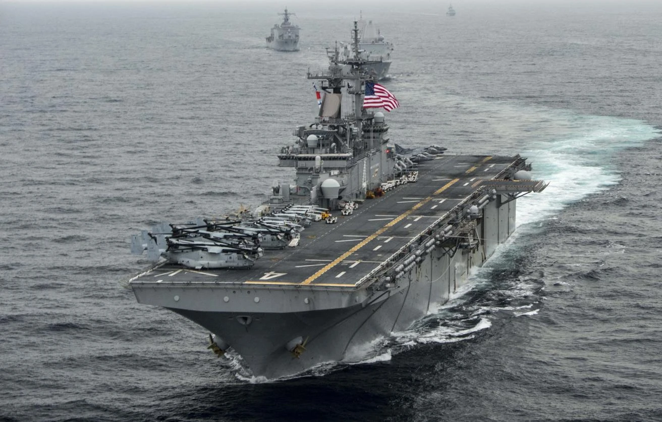 Newsmax: десантный корабль США USS Boxer сломался в начале конфликта с Ираном
