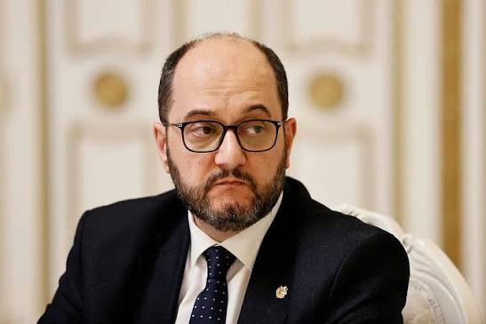 «Ժողովուրդ». Ինչո՞ւ է Արայիկ Հարությունյանը հեռանում. Փաշինյանի պատասխանը նոր հարցեր է առաջացրել