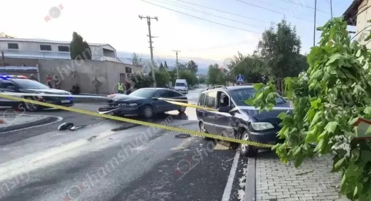 Ստեփանավանում մեքենաներ են բախվել․ վիրավոր կա