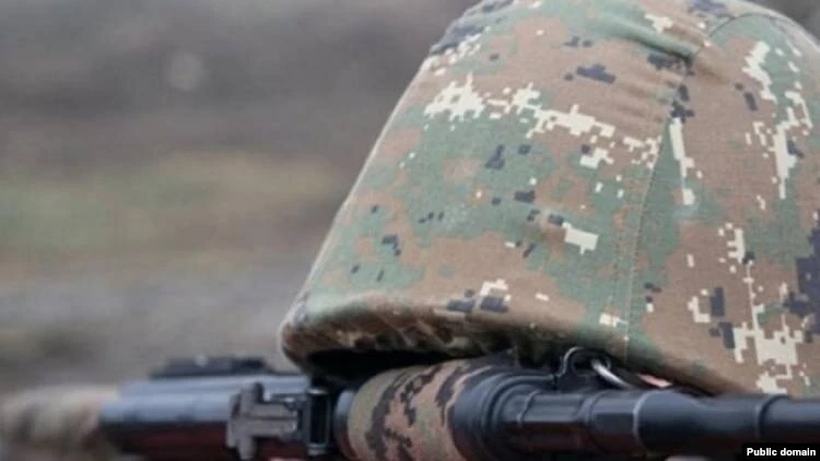 По делу о смерти военнослужащего возбуждено уголовное дело в отношении младшего сержанта и рядового военнослужащего