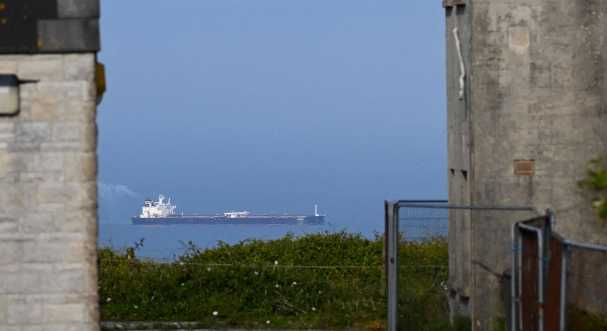 Странам ЕС разрешили продавать конфискованную российскую нефть «теневого флота»