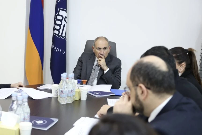 Նիկոլ Փաշինյանը ՔՊ գրասենյակում նիստ է անցկացնում