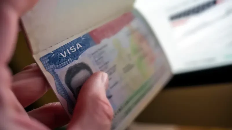 США введут визовые залоги до $20 тысяч для граждан 50 стран