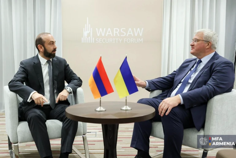 Министр иностранных дел Украины поздравил главу МИД Армении: Ожидаю продолжения нашего тесного сотрудничества