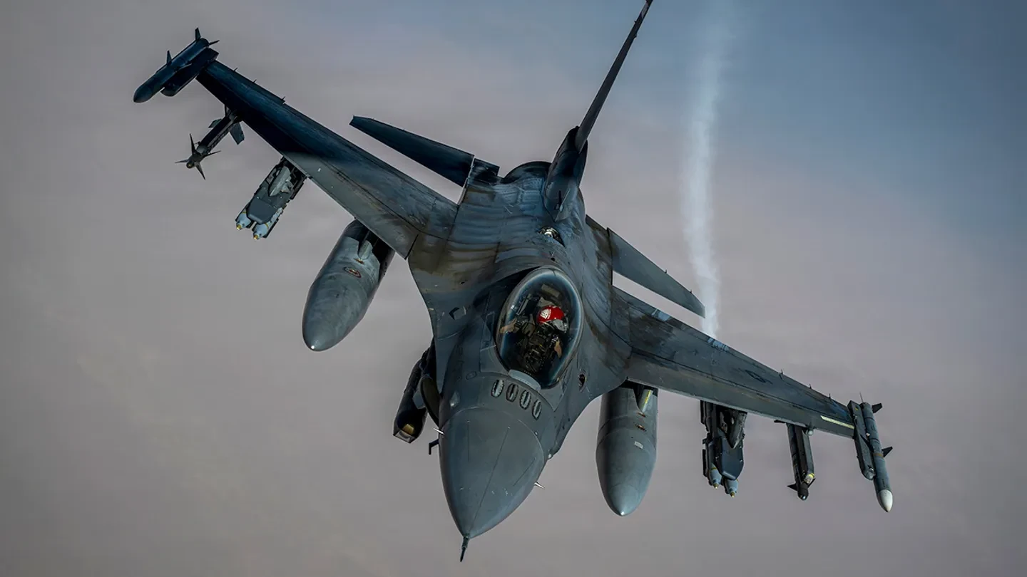 В Турции разбился истребитель F-16