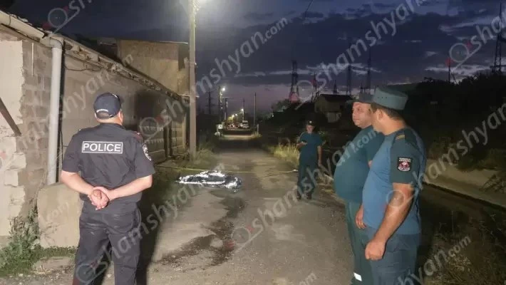 Упавший в Ереване с крыши гаража и погибший мужчина жил один, родственников не имел