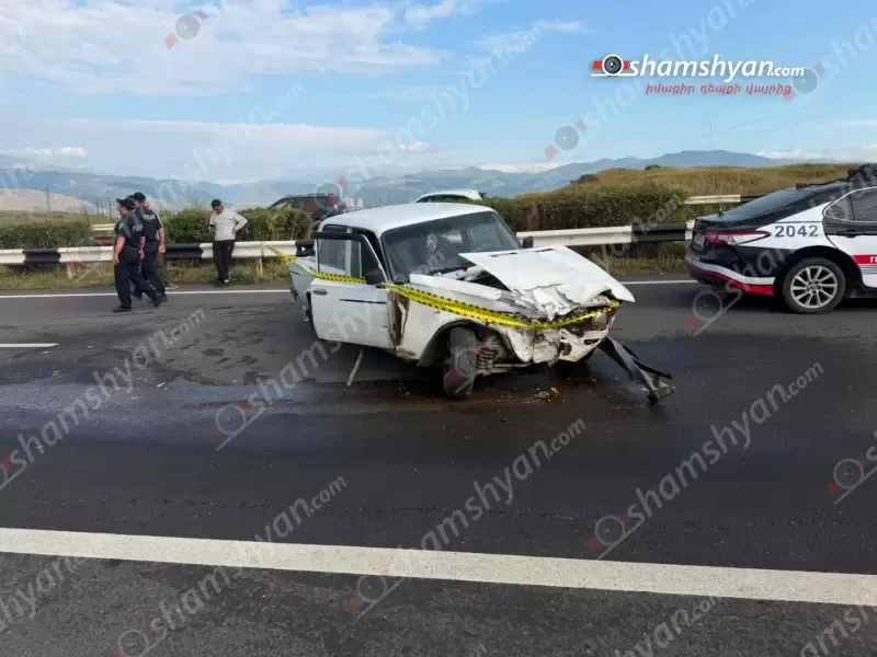 На дороге Ереван-Севан столкнулись «Toyota Corolla» и «ВАЗ 2106»: есть пострадавшие