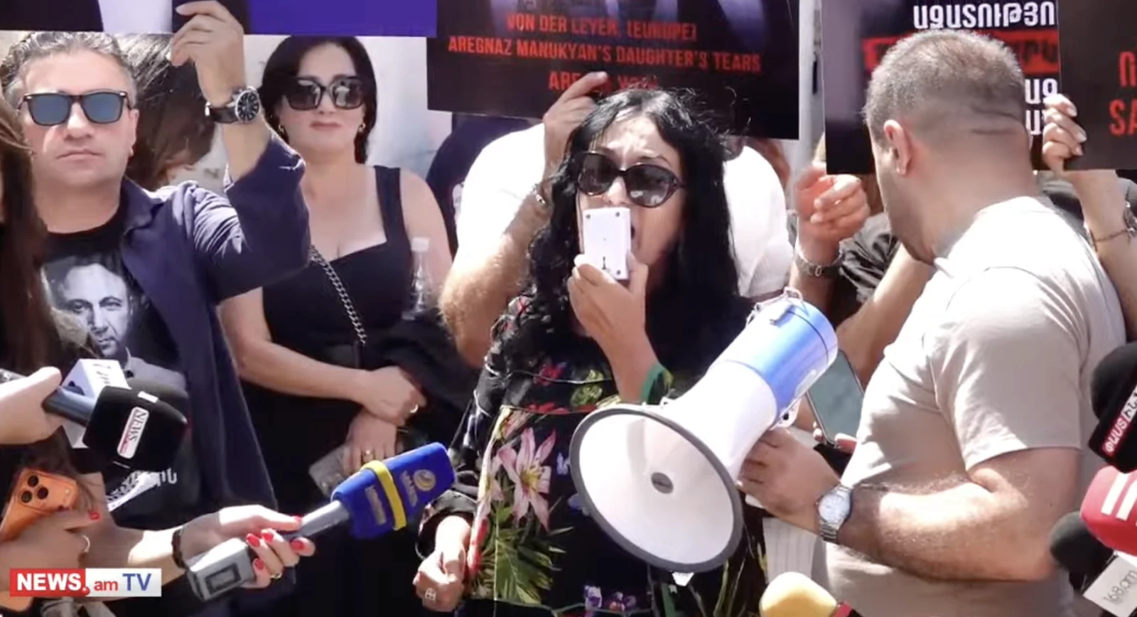 Экс-депутат на акции протеста в поддержку армянских политзаключенных: «Это пытка и Арегназ, и для её дочери»