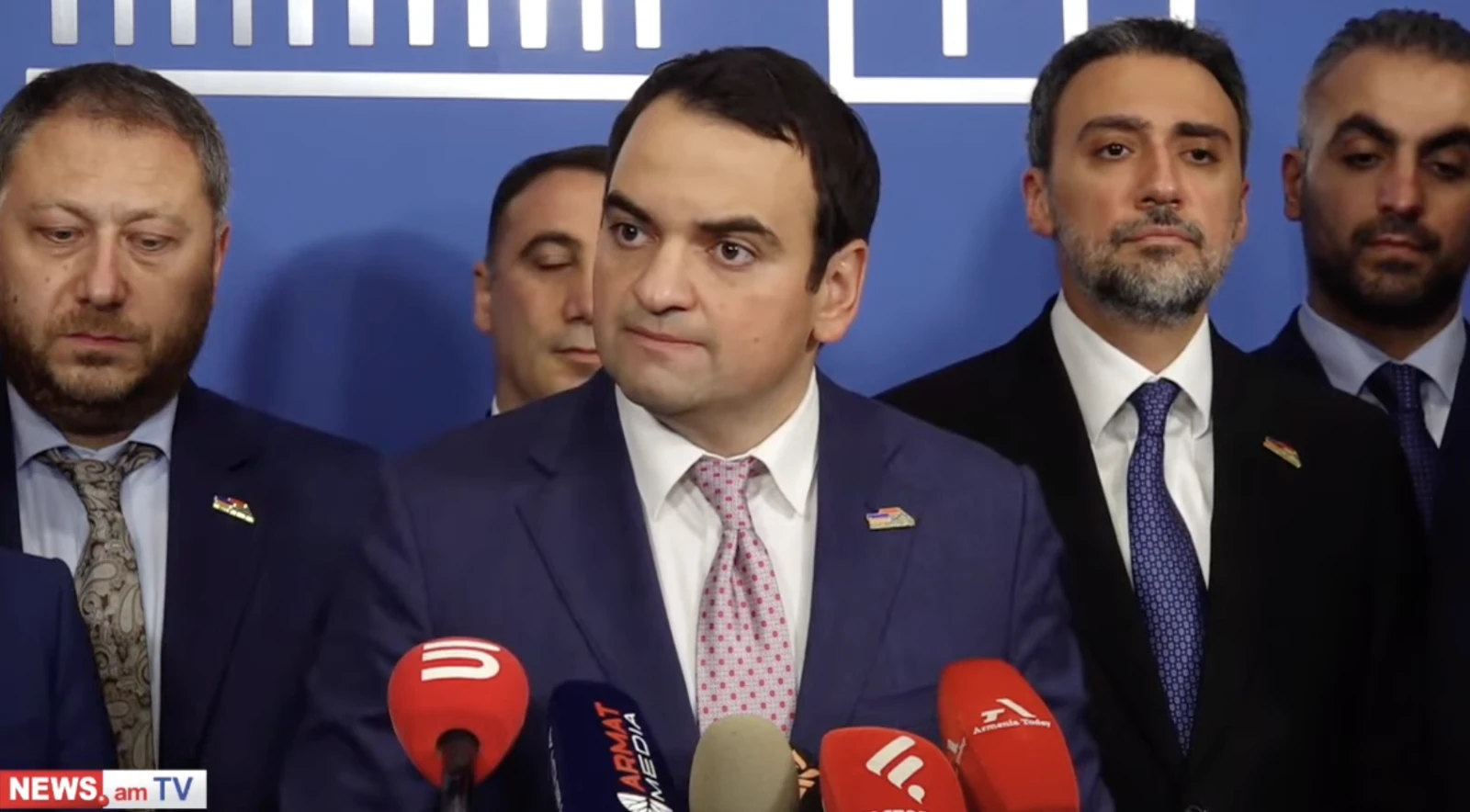 Глава фракции блока «Сильная Армения» прокомментировал обвинения властей: Пашинян – лидер «партии трех войн»