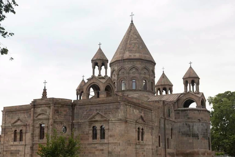 Կարգալույծ է հռչակվել Տ. Տիգրան քահանա Բադիրյանը