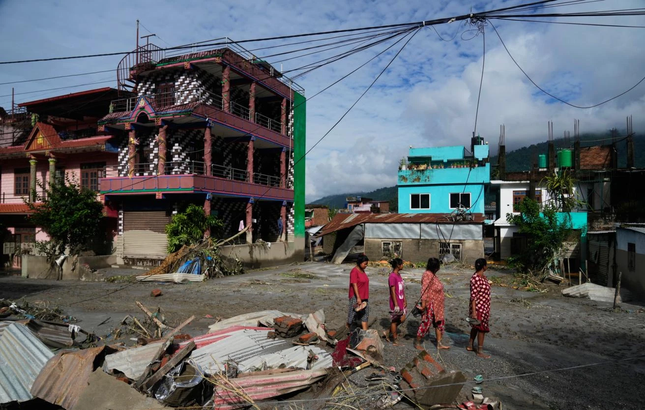 At least 93,000 affected by Himalaya landslide, Red Cross says