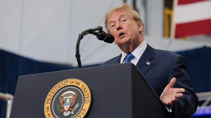 Трамп: канадским компаниям следует переехать в США, чтобы избежать пошлин