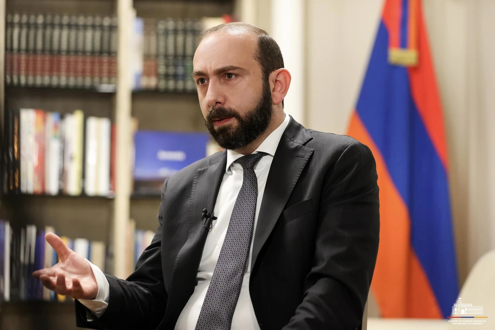 «Հրապարակ»․ Արարատ Միրզոյանի աղջիկը Նիդերլանդներում բուհ է ընդունվել, դեսպանատան աշխատողների համար գործ է բացվել