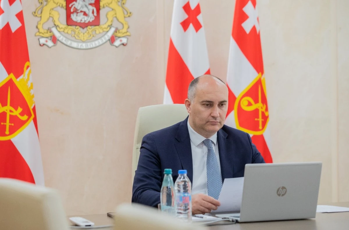 Экс-министр обороны Грузии признал вину по делу о взятке и получил соглашение со следствием