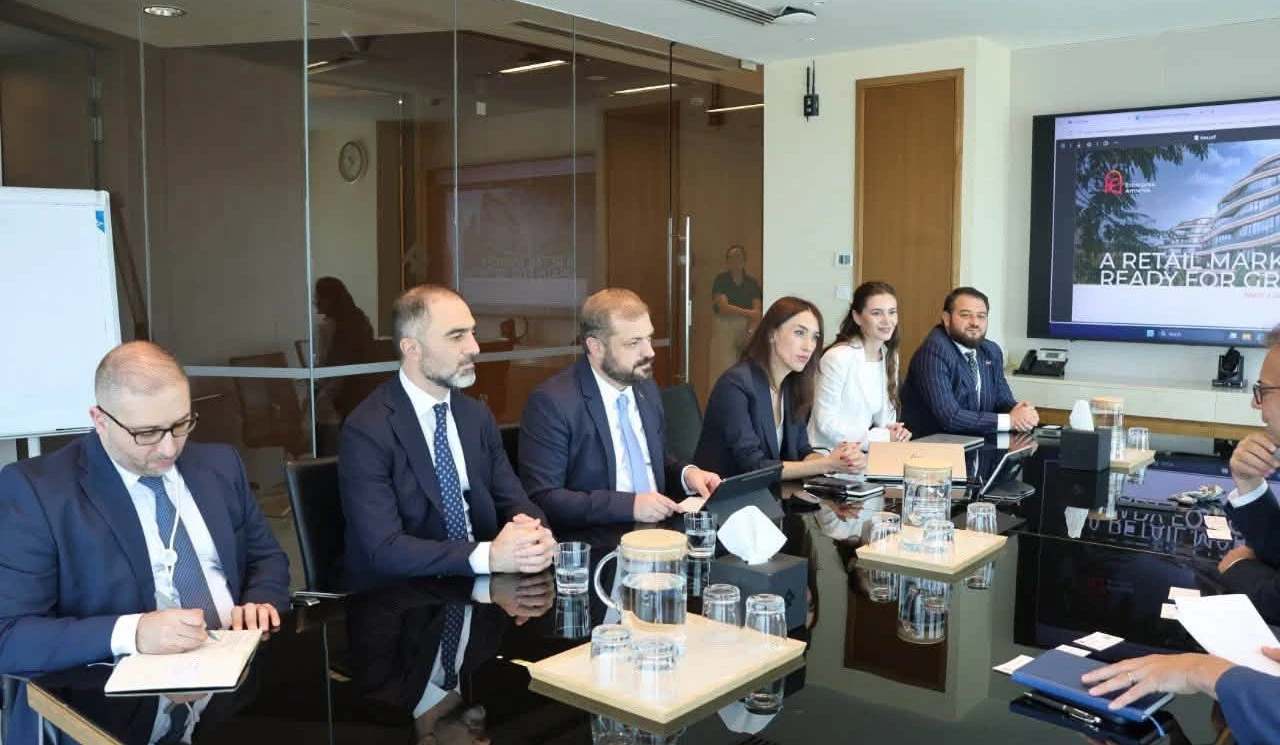 Պապոյանը և Al-Futtaim Group-ի ներկայացուցիչները Դուբայում մտքեր են փոխանակել IKEA բրենդի հնարավորությունները ՀՀ-ում ներկայացնելու շուրջ