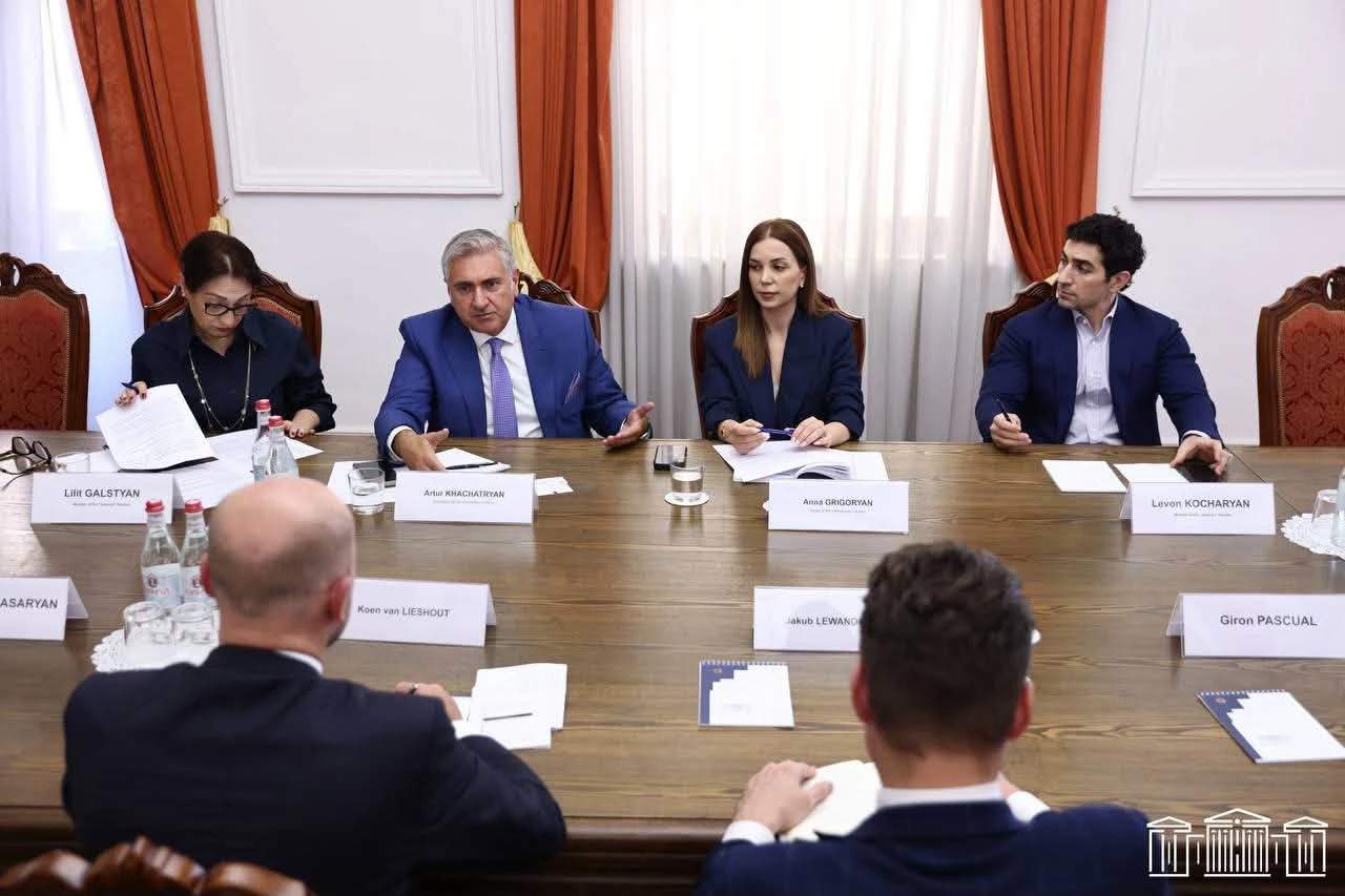 «Հայաստան» խմբակցությունը դեսպաններին ներկայացրել է քաղաքական հետապնդումներն ու բռնաճնշումները