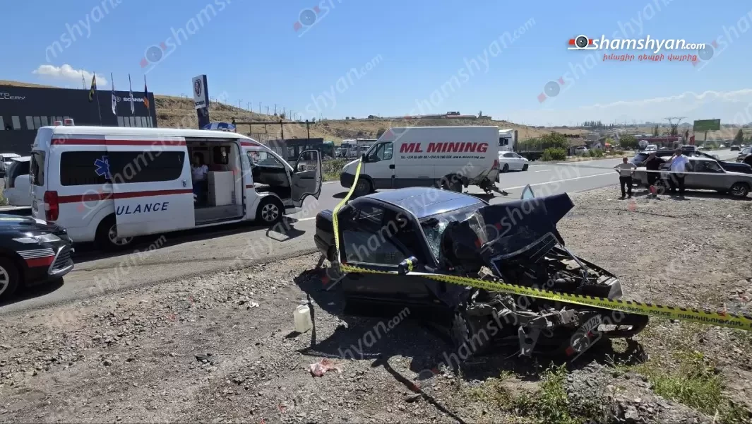 Կոտայքի մարզում Mercedes-ը բախվել է կայանված Iveco բեռնատարին․ վերջինս հայտնվել է ճանապարհի մեջտեղում․ կան վիրավորներ