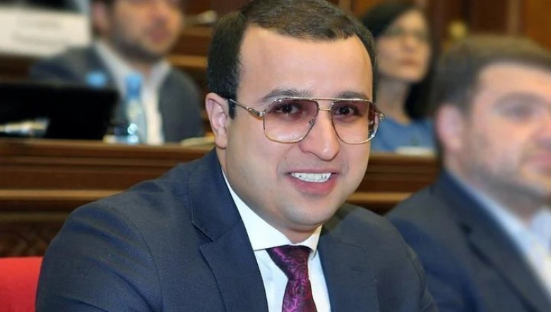 «Իրավունք». «Լավ եմ անում սաղիդ փուռն եմ տալիս». Ո՞վ է ապահովագրել Հայկ Սարգսյանին