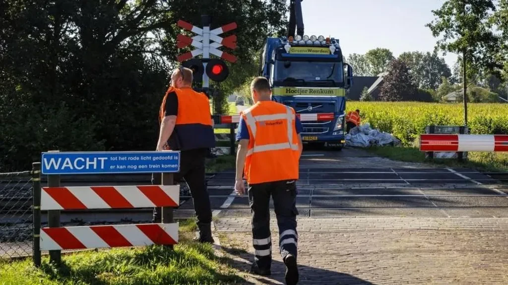 В Нидерландах на ж/д путях нашли намеренно размещенные предметы: движение поездов нарушено по всей стране