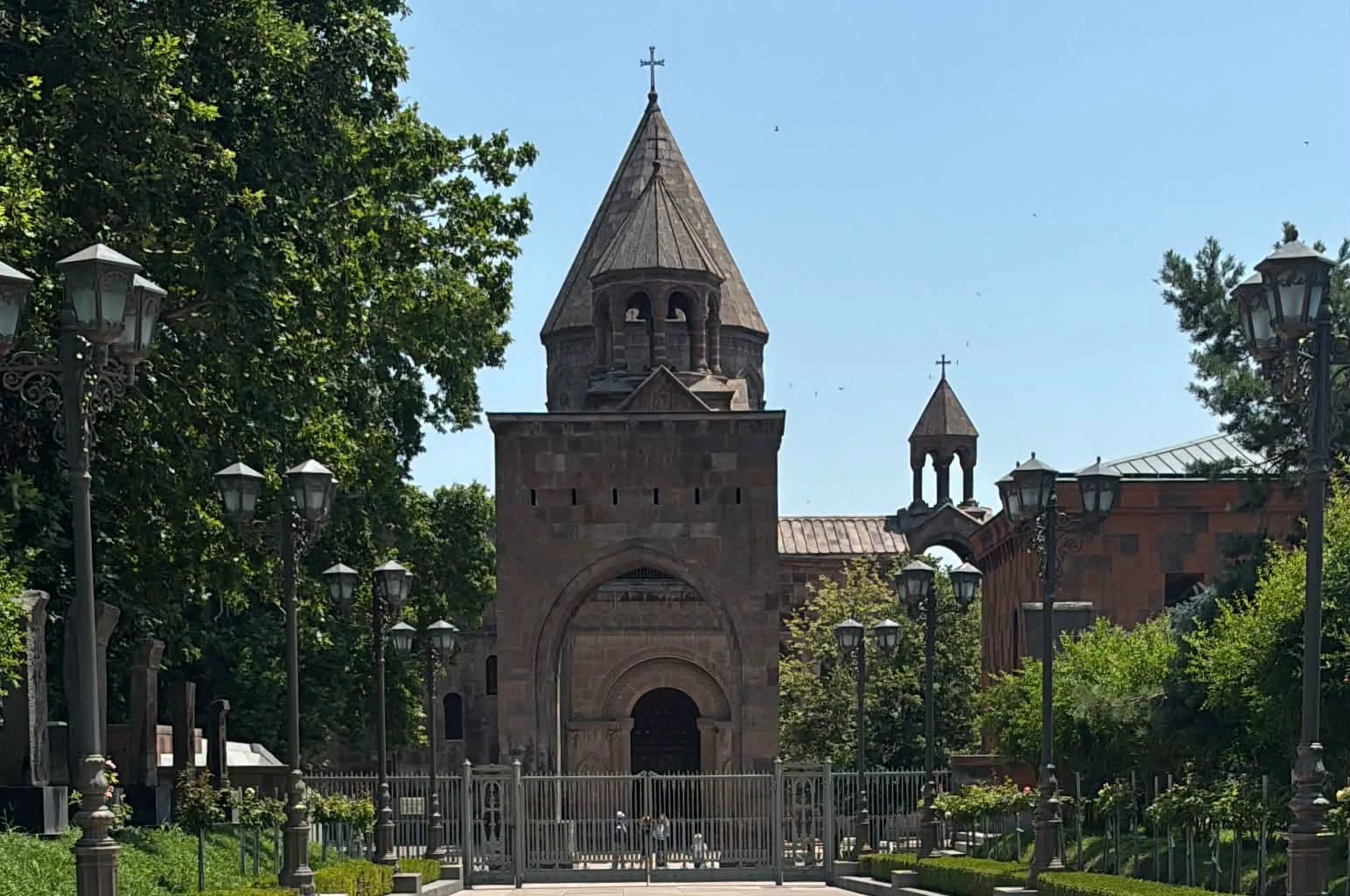 Անընդունելի է քաղաքական կամայական մոտեցումներով, մեքենայություններով ու պարտադրանքներով թելադրված բարենորոգման որևէ շարժում. Մայր Աթոռ