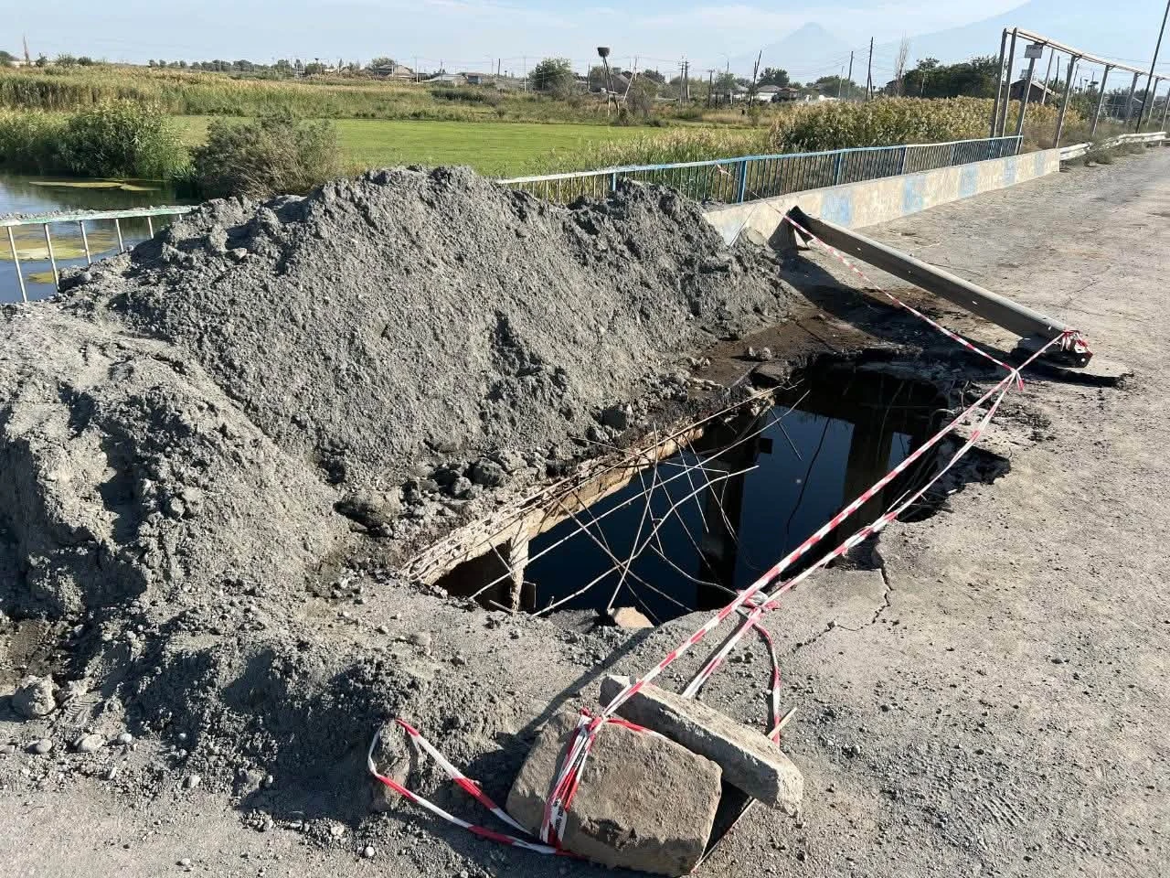 Ռանչպարի կամուրջը փլուզվել է. իրականացվել են համապատասխան քայլեր. Մասիսի համայնքապետ (ֆոտո)