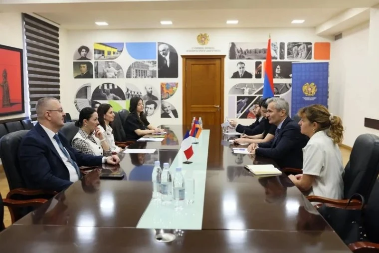 Անդրեասյանն ընդգծել է Ժան Մուլեն Լիոն 3 բուհի կարևոր դերակատարությունը ՀՀ-ի կրթական համակարգում