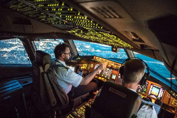 Экипаж Flydubai сообщил о конфликте на рейсе Дубай — Тель-Авив: подрались пилоты