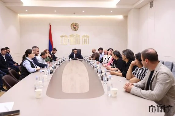 Անհայտ կորածների հարազատները հանդիպել են ԱԺ հանձնաժողովի ներկայացուցիչների հետ
