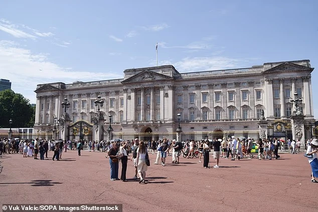 Սթափության արքայական դասընթաց․ Բուքինգհեմյան պալատի անձնակազմը վերապատրաստվել է հարբած գործընկերների հետ աշխատելու համար