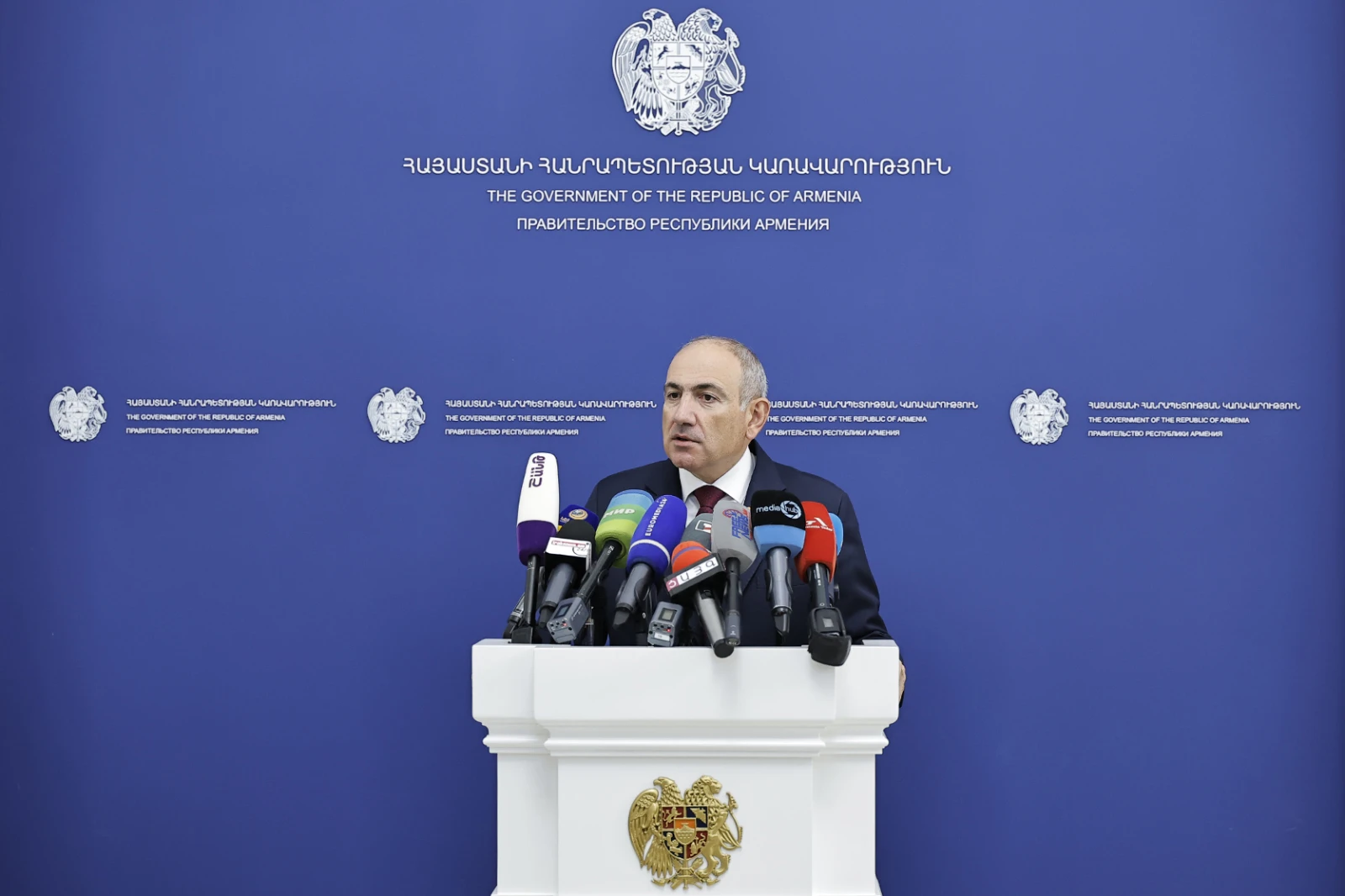 Премьер-министр Армении предложил ввести ограничения, дабы граждане не могли без конца писать письма правительству по одному и тому же вопросу